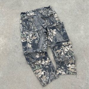 H&M Camouflage Patterned Pants